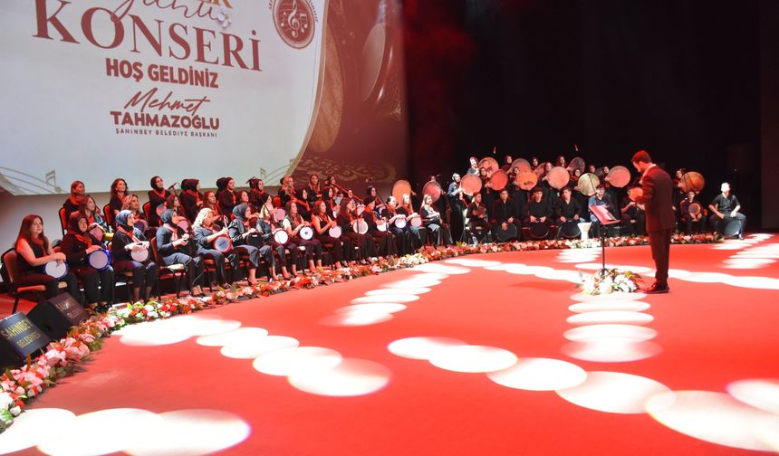 Şahinbey’in kadınları Anneler Günü’nde sahne aldı