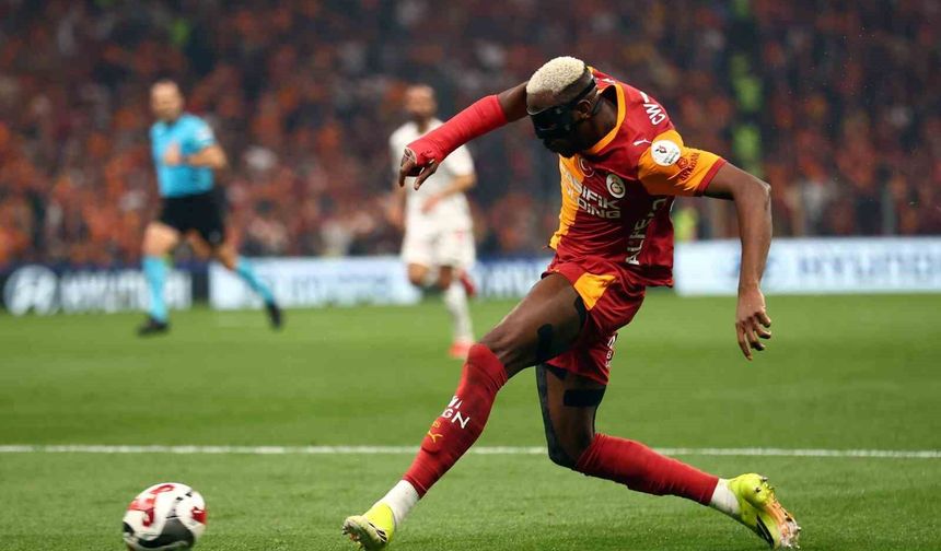 Victor Osimhen bu sezonki gol sayısını 22'ye çıkardı