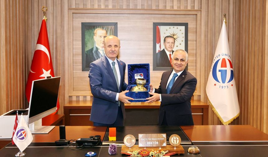 YÖK Başkanı Prof. Dr. Erol Özvar, Gaziantep Üniversitesini ziyaret etti