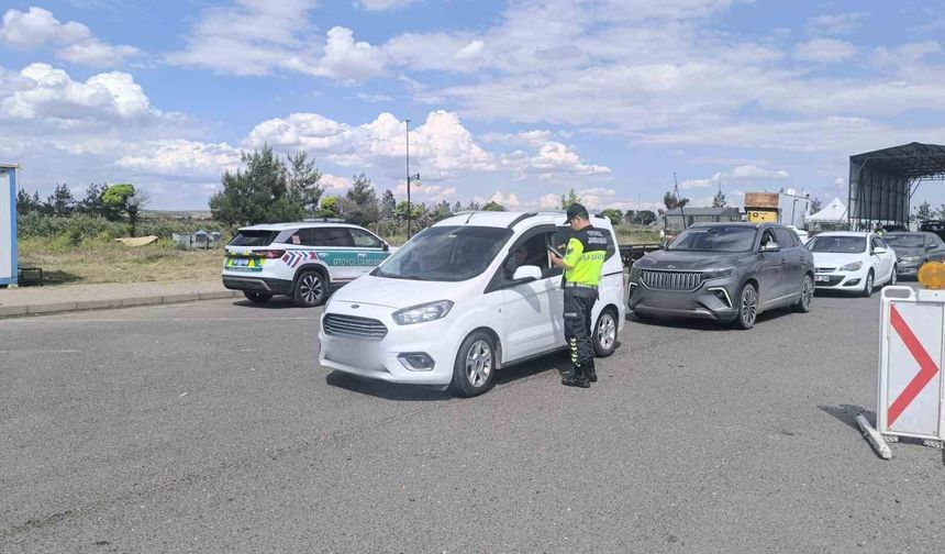 Gaziantep'te şok yol kontrol uygulaması: 74 aranan şahıs yakalandı