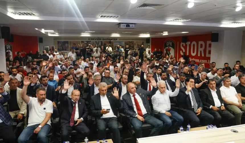 Gaziantep FK Olağanüstü Genel Kurulu gerçekleştirildi! Memik Yılmaz güven tazeledi