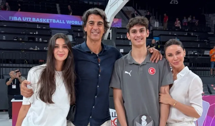 Ailece Yunanistan'a gitmişlerdi! Demet Şener ve İbrahim Kutluay’dan tatil pozları