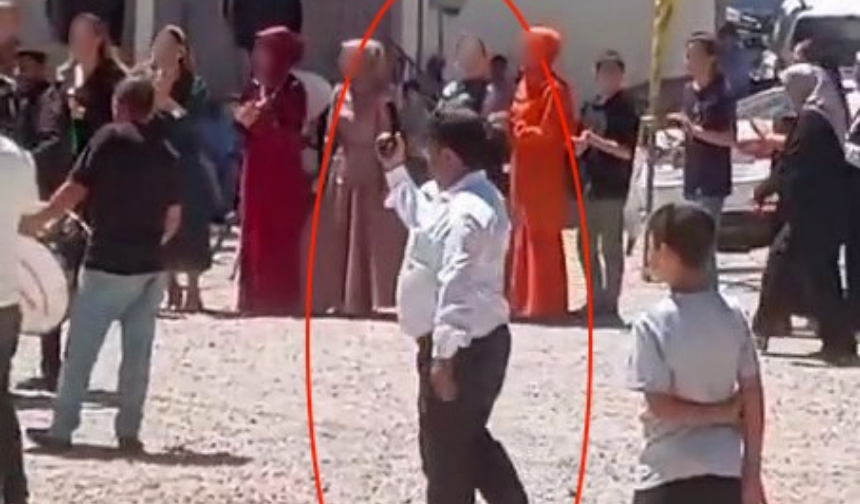 Gaziantep'te düğünde havaya ateş açan mahalle muhtarı tepki topladı