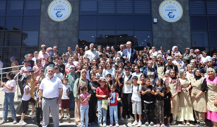 Fatma Şahin, Gaziantep Büyükşehir Belediyesi yaz okullarını ziyaret etti