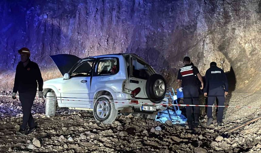 Feci kaza! Cip 15 metrelik uçurumdan uçtu: 2 sevgili hayatını kaybetti, 1 yaralı