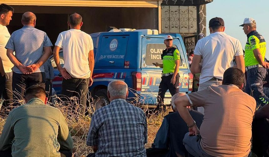 Gaziantep'te feci kaza: Otomobil evin önündekilerin arasına daldı, 1 kişi hayatını kaybetti 5 yaralı
