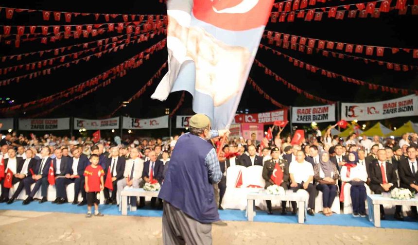 Gaziantepliler 10 yıl önceki heyecanla tek yürek meydanlara indi