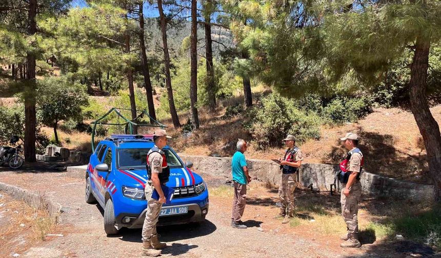 Gaziantep'te jandarmadan orman yangınlarına karşı dron destekli devriye