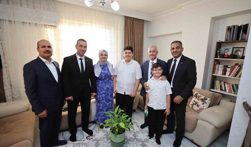 Şahinbey Belediyesi başarılı öğrencileri ödüllendiriyor