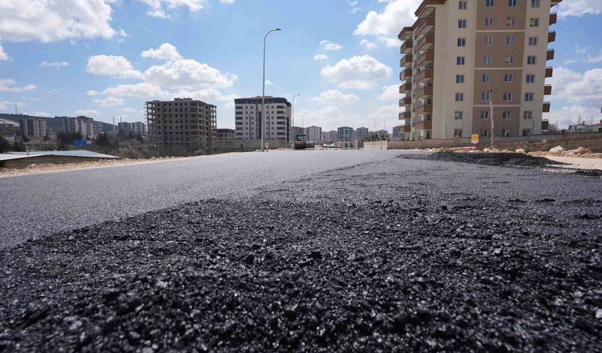 Şehitkamil'de 6 ayda 165 bin ton asfalt serildi