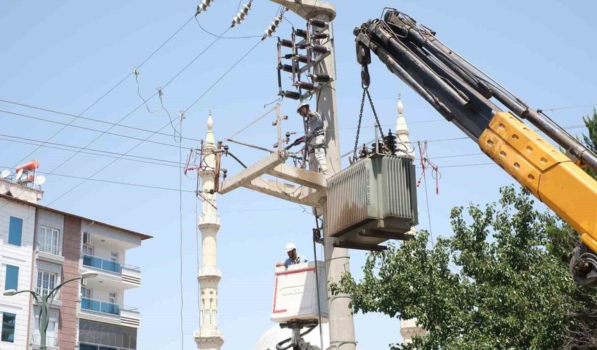 Toroslar EDAŞ, Gaziantep'te rekor sıcaklara karşı şebekeyi güçlendiriyor