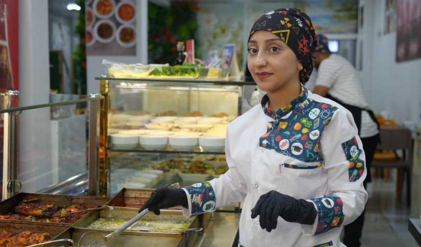Gaziantep'te genç girişimci 'Yapamazsın' diyenlere aldırış etmedi, 19 yaşında kendi işini kurdu