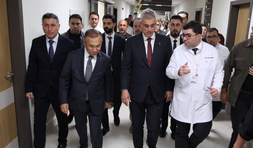 Bakan Memişoğlu'ndan saldırıya uğrayan Yeni Parti Milletvekili Meriç'e ziyaret