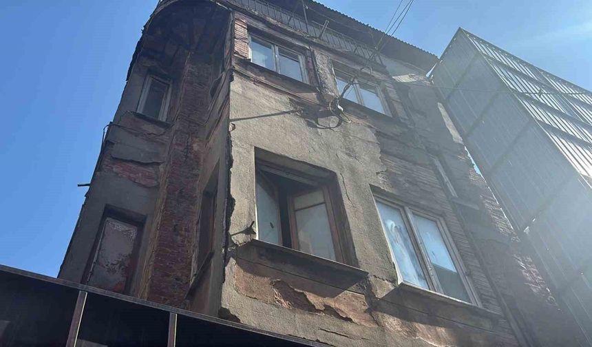 Binadan kötü koku geliyor diye polisi aradı, ihbarcı komşu katili çıktı