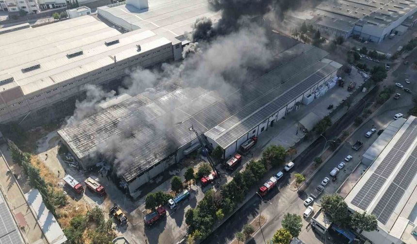 Gaziantep'te tekstil fabrikasındaki yangın dron ile görüntülendi