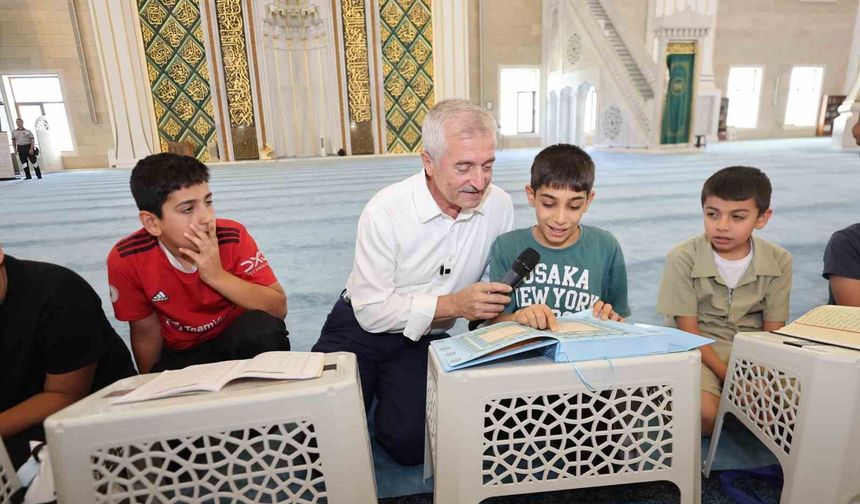 Şahinbey Millet Camii'nde çocuklar hem eğleniyor hem de Kur'an-ı Kerim öğreniyor