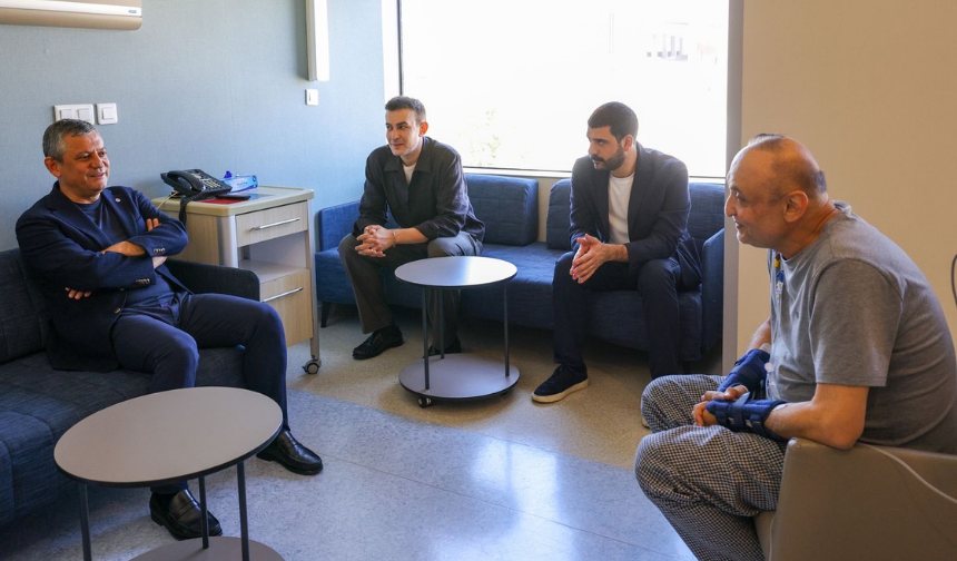 Melih Meriç’in tedavisi sürüyor! Özgür Özel hastanede ziyaret etti
