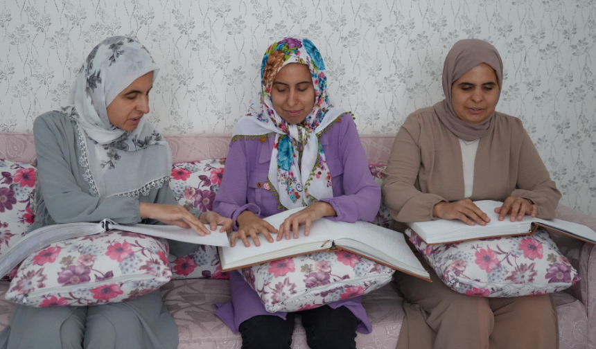 Gaziantep'te görme engelli 3 kardeş azimle üniversiteyi kazandı