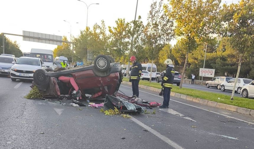 Gaziantep'te kontrolden çıkan otomobil takla atarak karşı şeride geçti: 3 yaralı