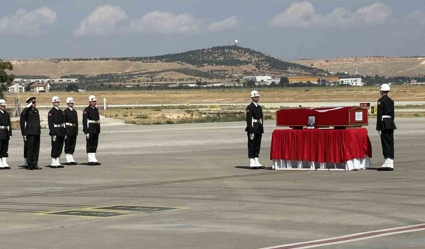 Şehit Coşkun Sevim’in naaşı Gaziantep’ten Elazığ’a uğurlandı