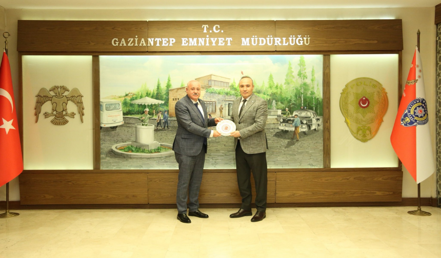 TBMM İdare Amiri Sermet Atay’dan İl Emniyet Müdürü Büyükleblebici’ye hayırlı olsun ziyareti