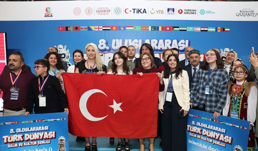 Gaziantep'te 8. Uluslararası Türk Dünyası Bilim ve Kültür Şenliği ödülleri sahiplerini buldu