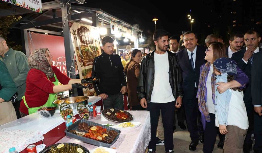 GastroAntep'te lezzet, emek ve kültürün buluştuğu stantlara Başkan Şahin'den yakın ilgi