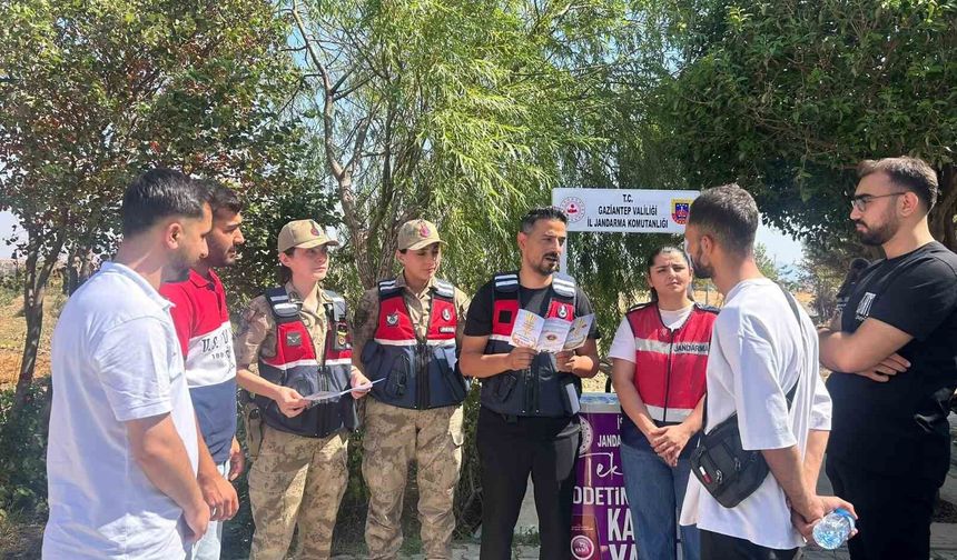 Gaziantep'te jandarmadan 213 öğrenciye bilgilendirme faaliyeti