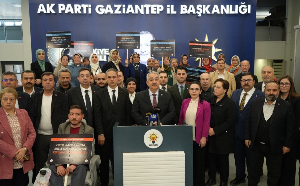 AK Parti teşkilatları 28 Şubat darbesine ilişkin basın açıklaması yaptı