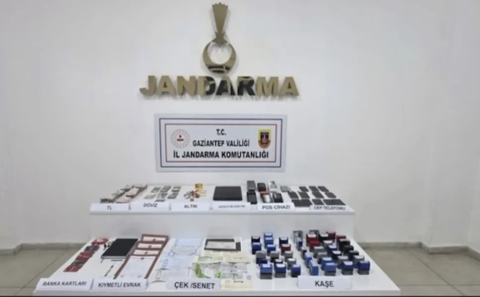 Gaziantep’te Sahte Çek-Senet Çetesine Jandarmadan Şafak Operasyonu: 50 Milyon TL’lik Vurgun Ortaya Çıkarıldı