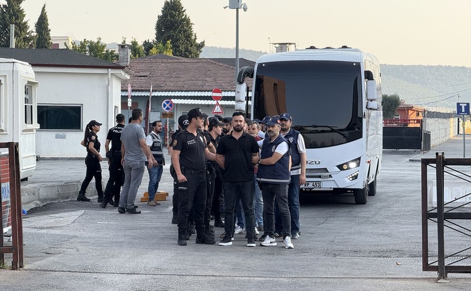 Gaziantep'te Kurşunlama olaylarına karışan 15 şüpheli adliyede