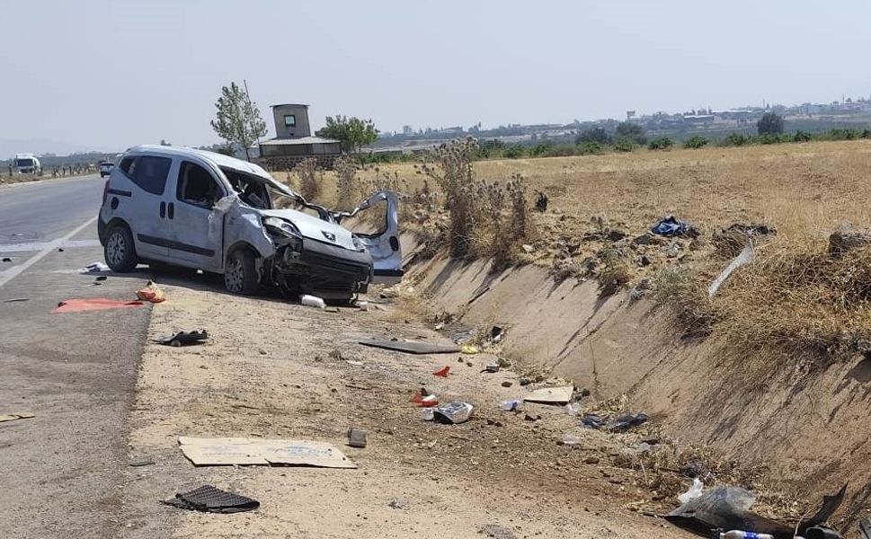 Gaziantep'te takla atan hafif ticari aracın sürücüsü öldü