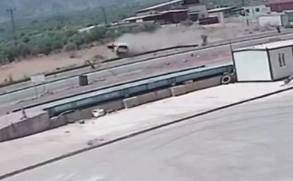 Kontrolden çıkan araç taklalar attı, sürücü hayatını kaybetti