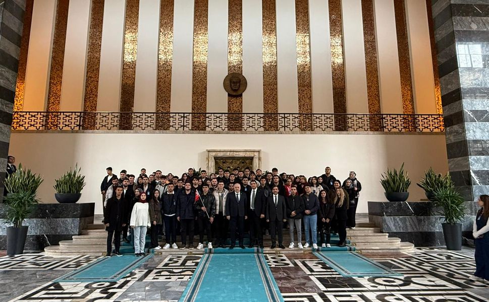 Başkan Yılmaz, Gaziantepli gençleri başkentte karşıladı