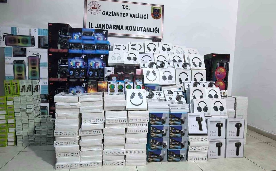Gaziantep'te 1,5 milyon TL değerinde kaçak elektronik eşya ele geçirildi