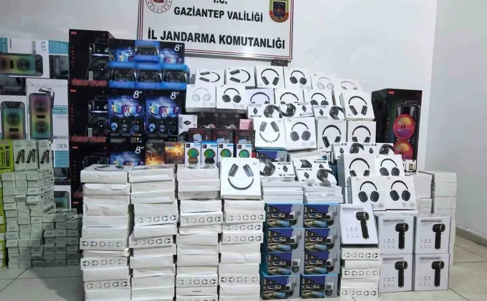 Gaziantep'te 1,5 milyon TL değerinde kaçak elektronik eşya ele geçirildi