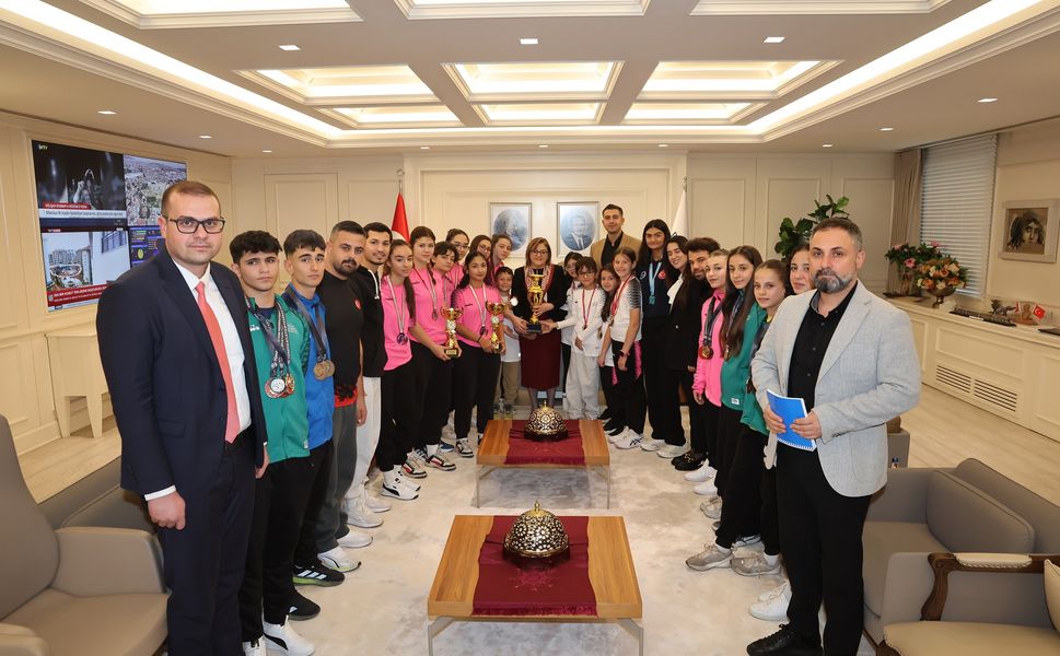 Gaziantep’in şampiyonlarından Başkan Şahin’e ziyaret