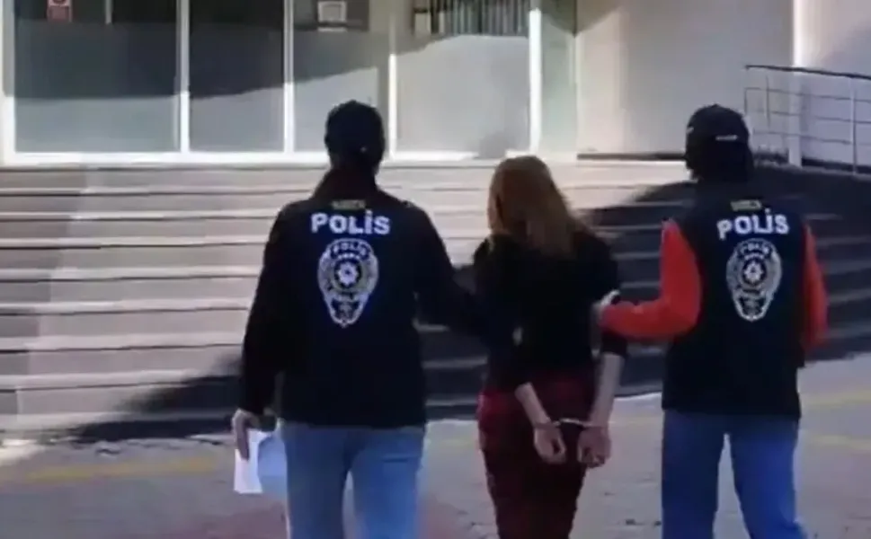 Kan donduran olay ! Gaziantep'te 7 yaşındaki çocuğu bıçaklayan kadın tutuklandı