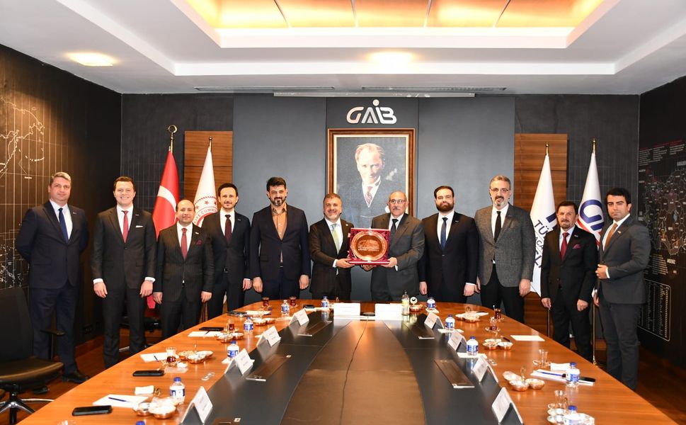 Paraguay Büyükelçisi Güneydoğulu Hububat ihracatçılarıyla buluştu