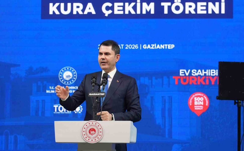 Bakan Kurum: 'Muhalefet, 'deprem bölgesine çöp kutusu gönderdim' diye övünüyor, 455 bin yuvayı beğenmiyor'