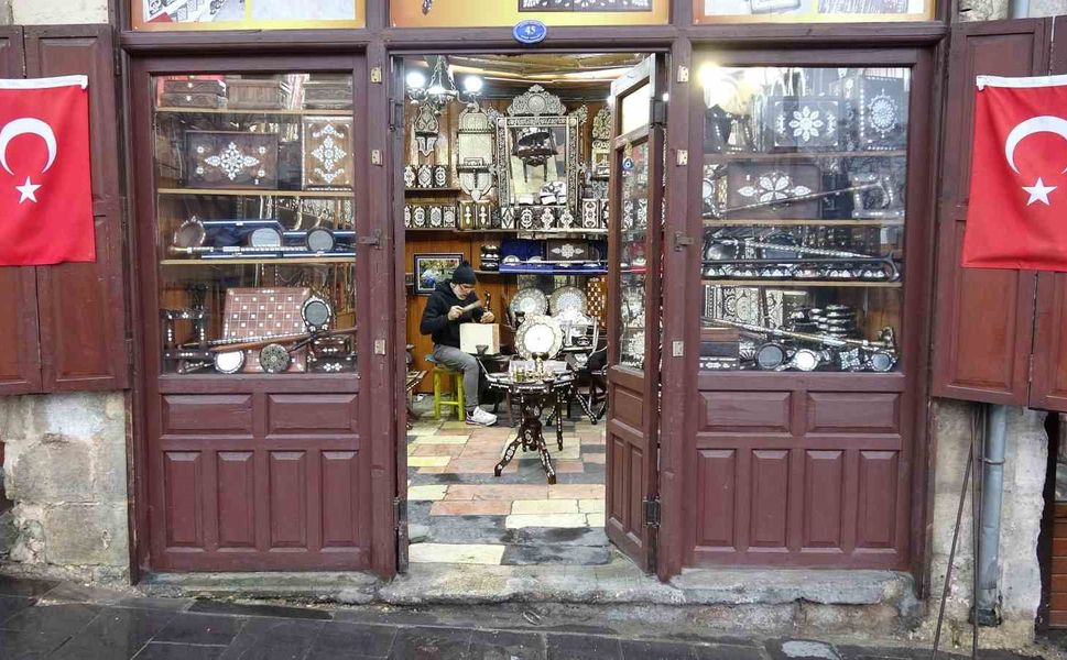 Gaziantepli usta, dayısından öğrendiği padişah mesleğini 44 yıldır sürdürüyor