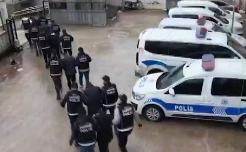 Gaziantep'te 162 litre sıvı metamfetamin ele geçirildi: 6 gözaltı