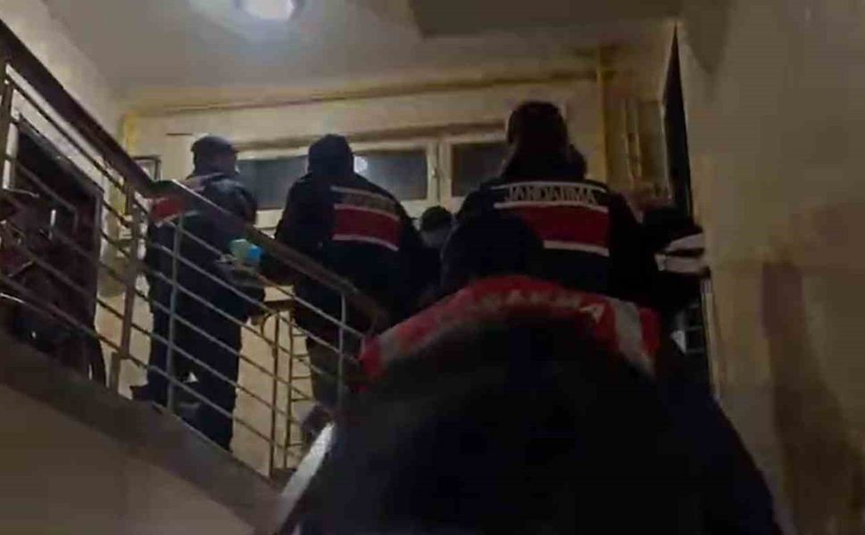 Gaziantep'te jandarmadan fuhuş operasyonu: Çocuklara zorla fuhuş yaptırmışlar...