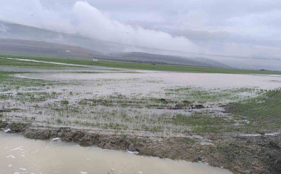 Gaziantep'te tarım arazileri su altında kaldı