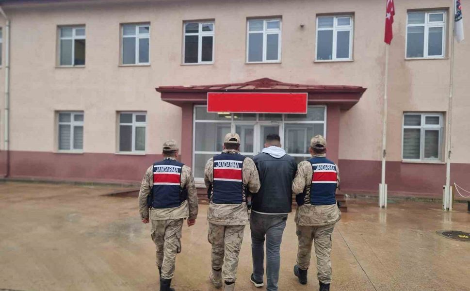 Gaziantep'te yağma suçundan kesinleşmiş 16 yıl cezayla aranan şahıs yakalandı