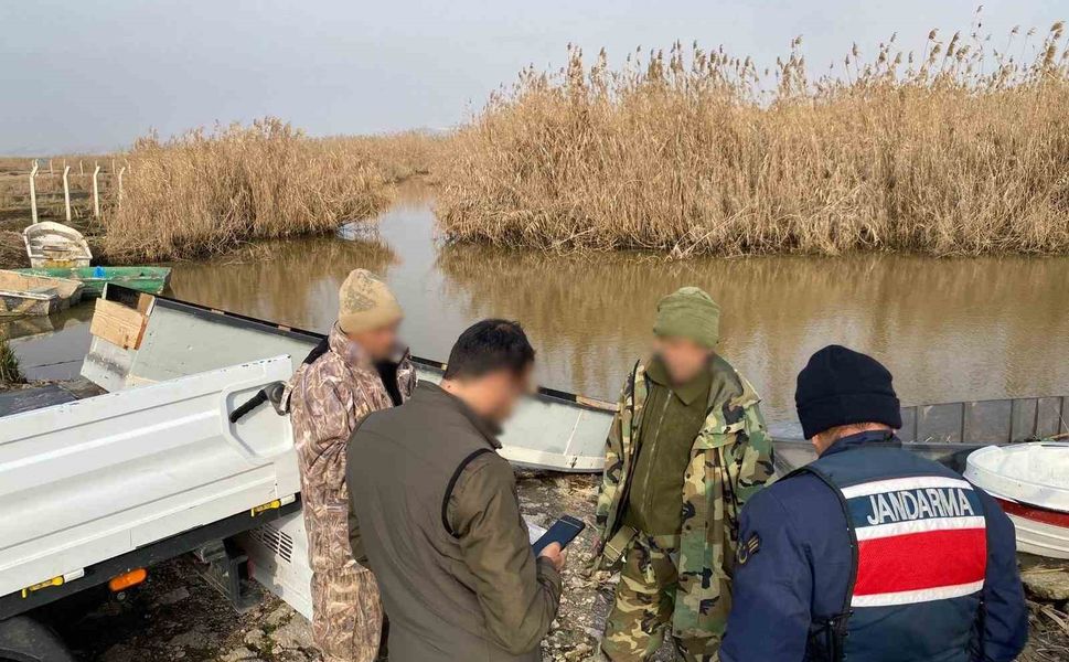Gaziantep'te yasak bölgede avlanan 3 şahıs, jandarma ekiplerince yakalandı