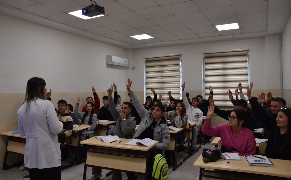 Karataş Kültür Merkezi’nde YKS ve LGS adaylarına ücretsiz dershane desteği