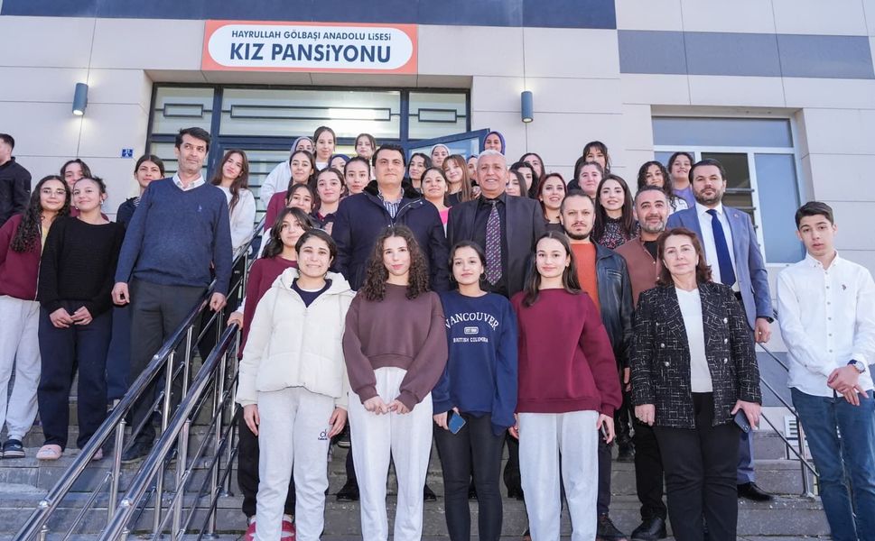 Yılmaz, gençlerle iftar sofrasında buluştu