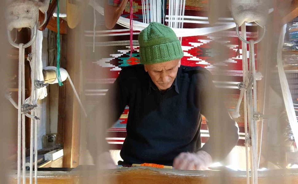 Antep kilimini yaşatmak için 80 yıldır tezgah başında