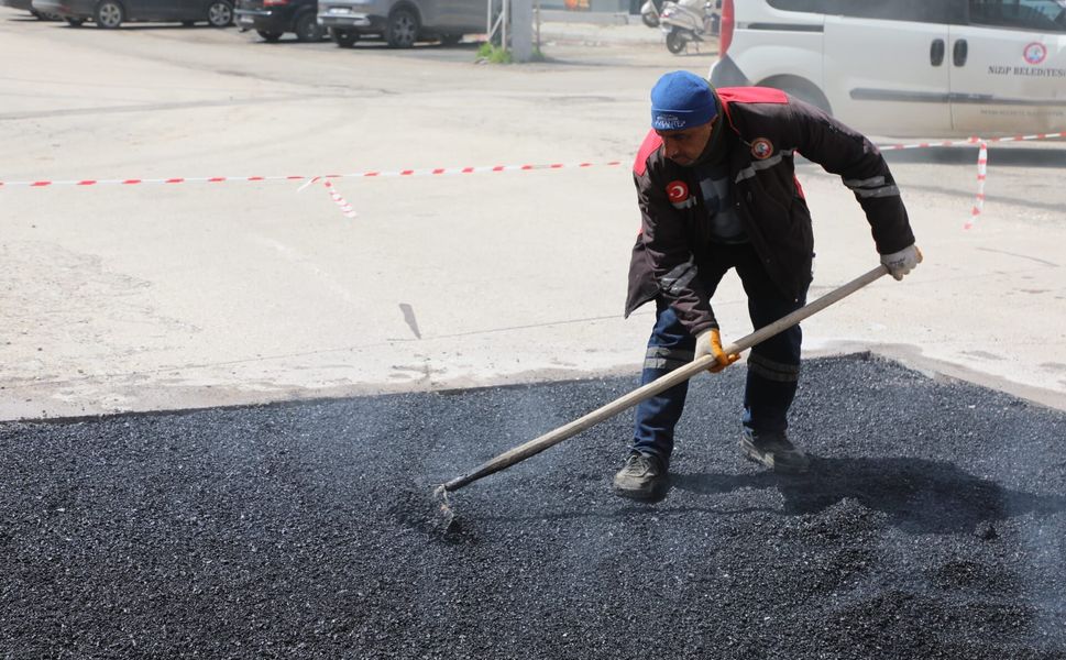 Nizip’te yol bakım ve onarım çalışmaları aralıksız sürüyor